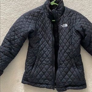 Girls north face 10/12 coat